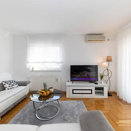 Modern - Visnjik Sport Center Area Apartment Zadar