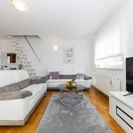 Apartment Modern - Visnjik Sport Center Area
