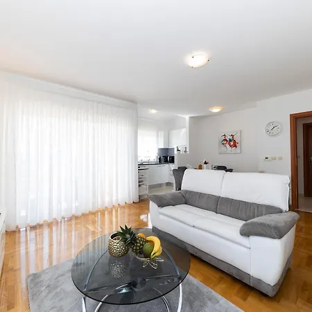 Apartment Modern - Visnjik Sport Center Area